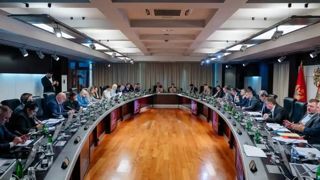 Plate u Vladi: Spajić tek peti, ispred njega Đuković, Burić, Ibrahimović i Aleksić