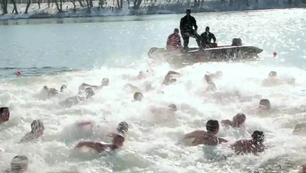 Plivanje za Časni krst 19. januara u podne na Adi Ciganliji