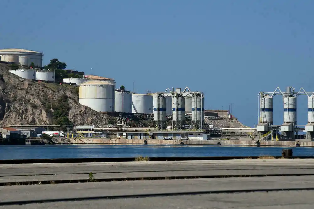 Poništen milionski tender za nabavku naftnih derivata: Jugopetrolova ponuda neispravna