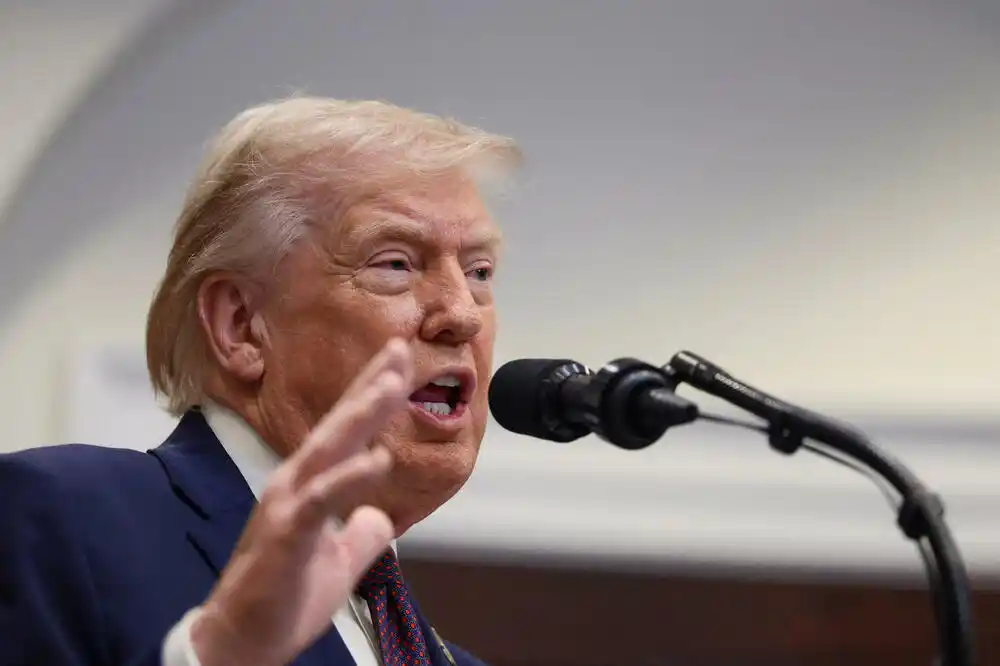 Tramp: Maduro i supruga prebačeni na brod, biće transportovani u Njujork