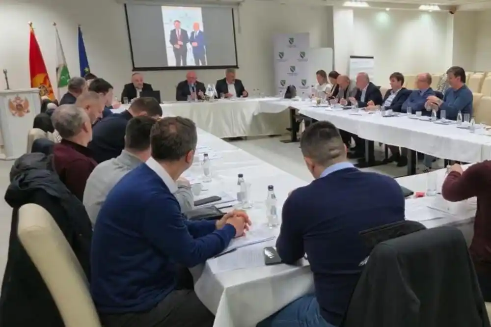 Tražiće da RTCG osnuje redakciju za program na bosanskom jeziku