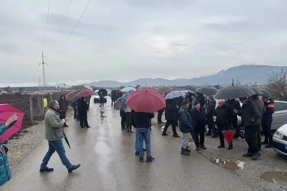U Botunu i danas protestovali protiv izgradnje kolektora, sjutra se neće okupljati već će pratiti sjednicu SO Zeta