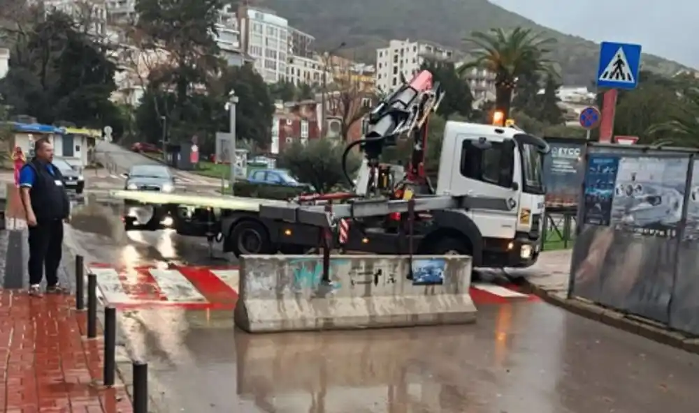 U Budvi se nastavljena sanacija oštećene ulice, privremeno zatvoren glavni prolaz prema Starom gradu