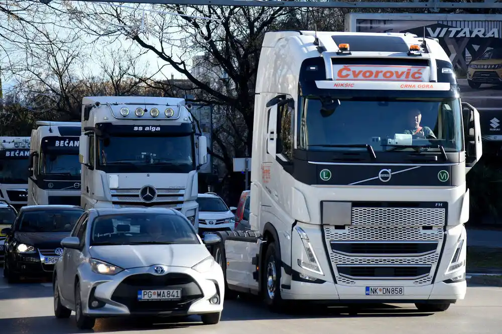 U podne blokada granica i Luke Bar