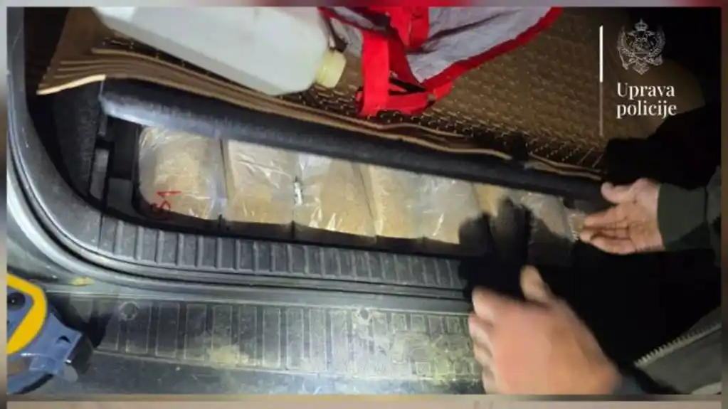 UP: Granična policija u vozilu  pronašla rezani duvan sakriven ispod tapacira