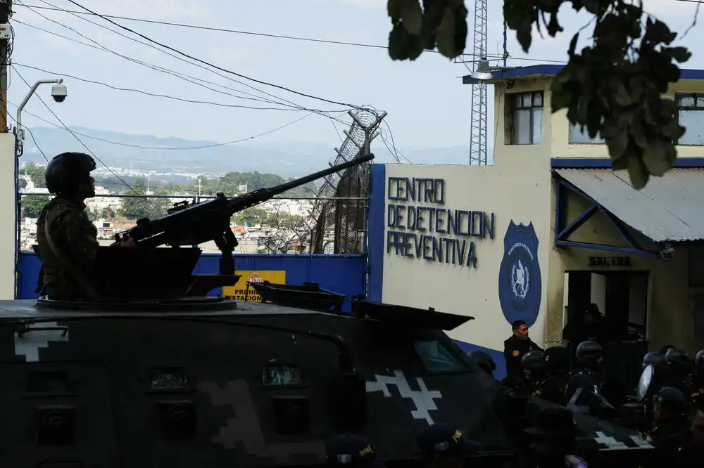 Vanredno stanje u Gvatemali zbog pobune bandi, ubijeno devet policajaca