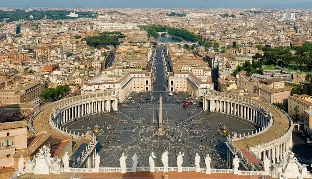Vatikan tražio od SAD da dozvole Maduru da dobije azil u Rusiji