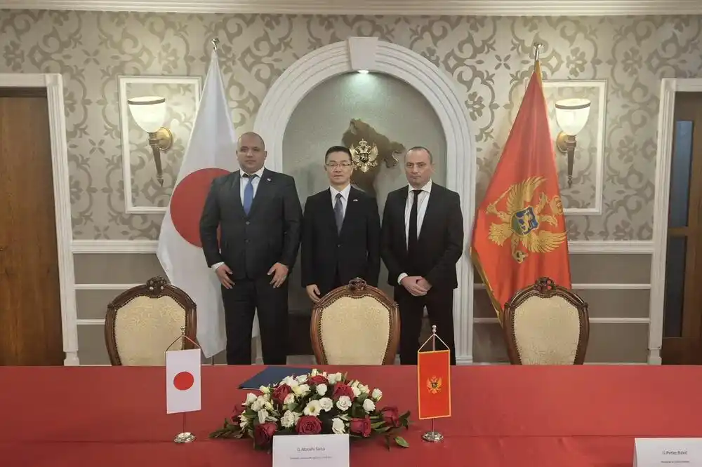 Vlada Japana donirala vrijednu medicinsku i vatrogasnu opremu Pljevljima i Kolašinu