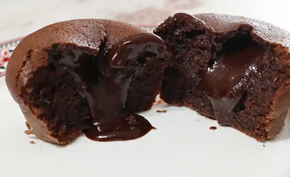 Zdrav lava kolač koji ima manje od 100 kalorija