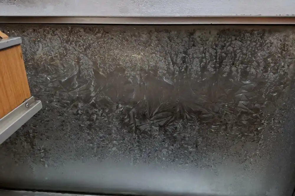 ŽPCG: Neispravna putnička kola u saobraćaj pustio Srbija Voz