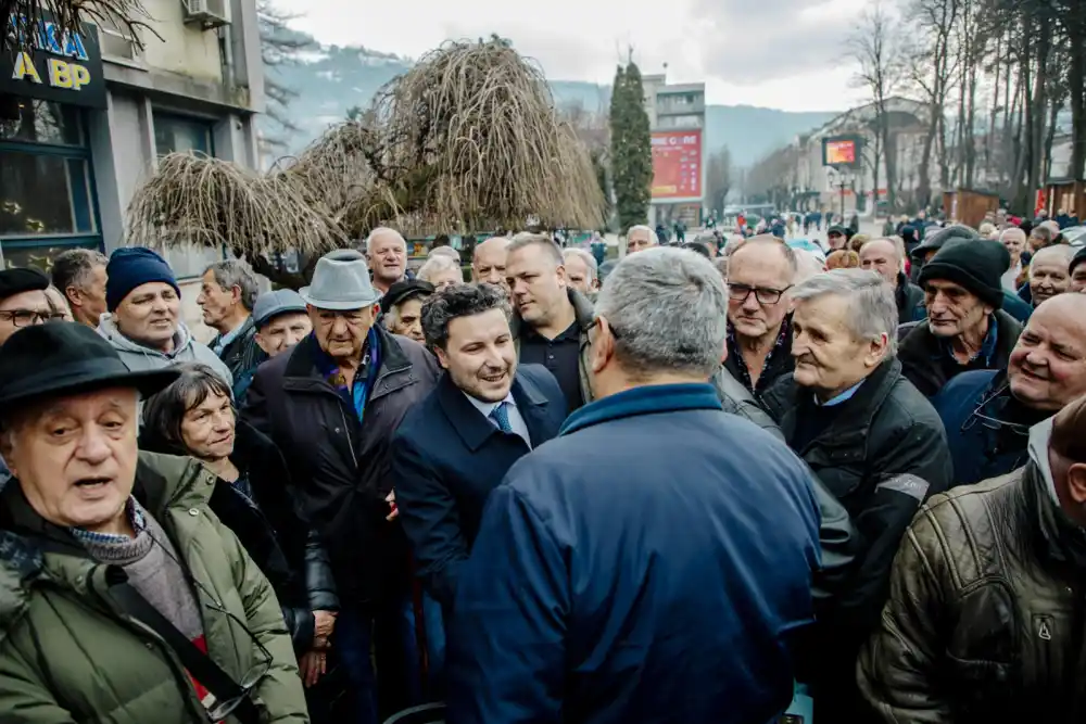 Abazović i Konatar podržali penzionere u Bijelom Polju: Vlada sa dva eura ruši dostojanstvo građana