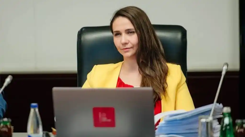 Adžović: Rekonstrukcija dječjeg odjeljenja Instituta, trajno rješenje školskog prostora u Igalu