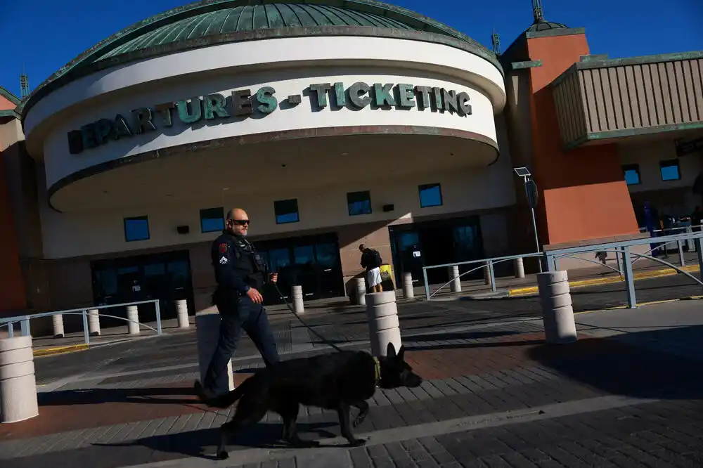 AP: Trvenje Pentagona i Federalne administracije za civilno vazduhoplovstvo zbog laserskog oružja za obaranje dronova