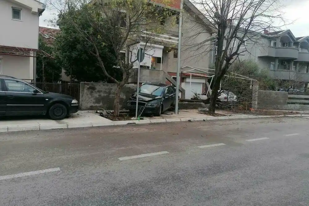 Automobili im „slijeću” i u dvorišta: Mještani Kozaračke ulice u Podgorici uzalud upozoravaju i traže usporivače brzine