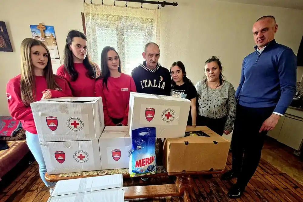 Bijelo Polje: Učesnici košarkaškog Kupa Crne Gore i Crveni krst organizovali akciju pomoći porodici Vuković