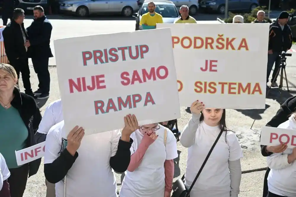 Božović: Bijelo Polje je grad u kojem još uvijek ne postoji puna pristupačnost za osobe sa invaliditetom