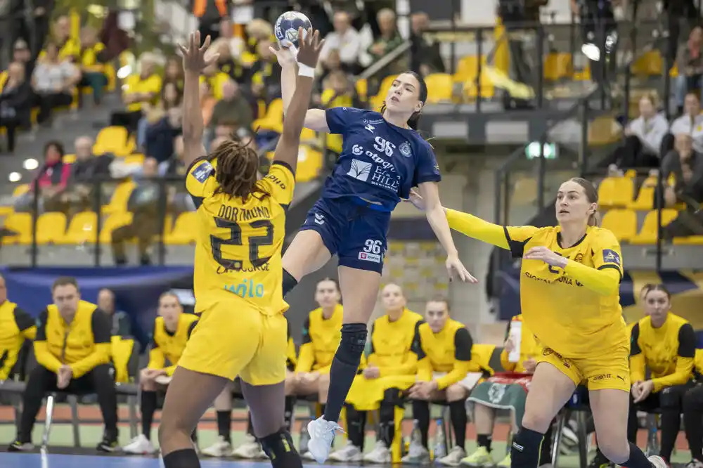 Budućnost za kraj poražena od Debrecina