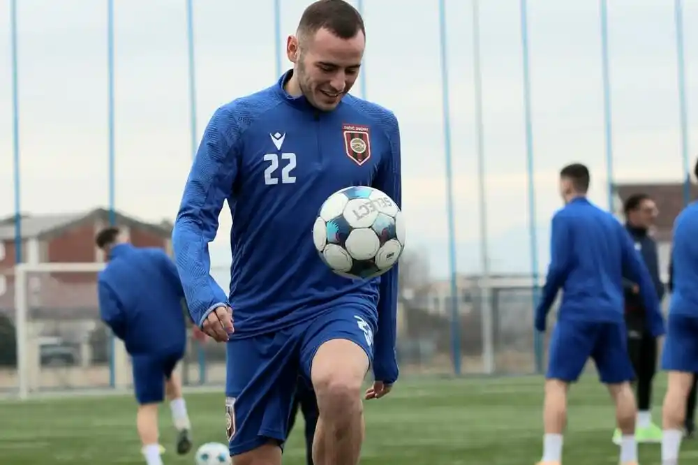 Dečić stigao u Antaliju, čekaju ga četiri test meča