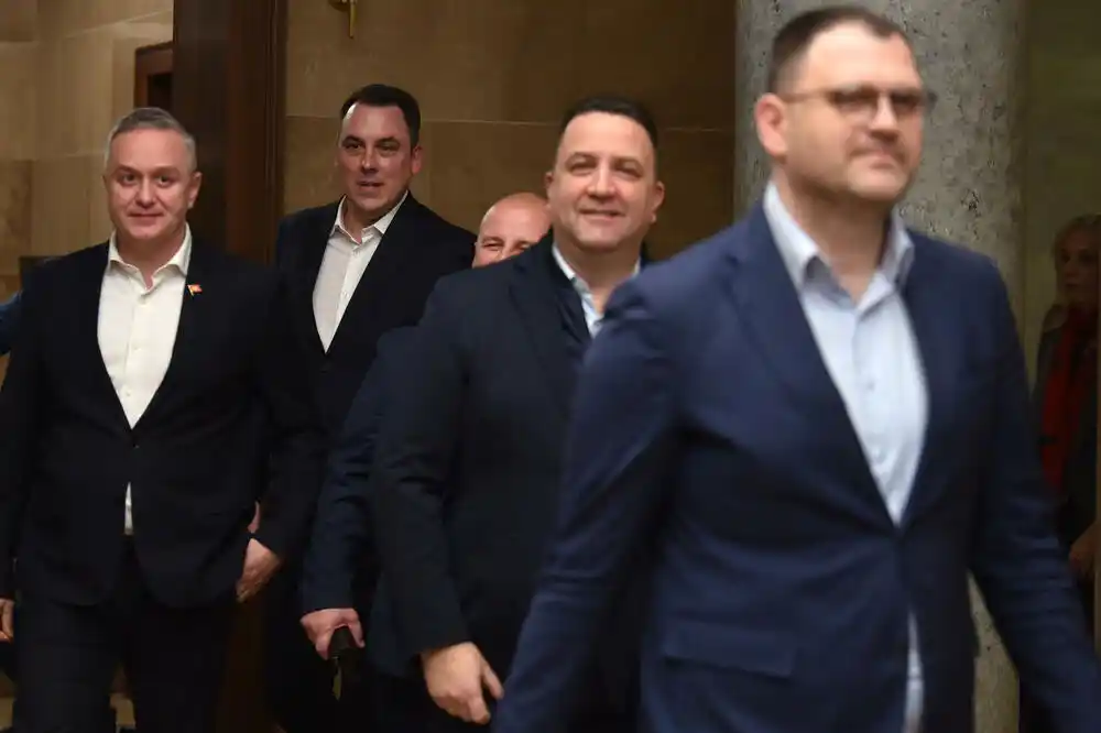 Hoće da legitimišu čistku u sektoru bezbjednosti: DPS pisao juče na više važnih adresa u EU