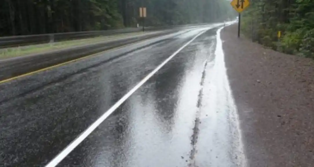 Kolovozi mjestimično mokri, opasnost od odrona