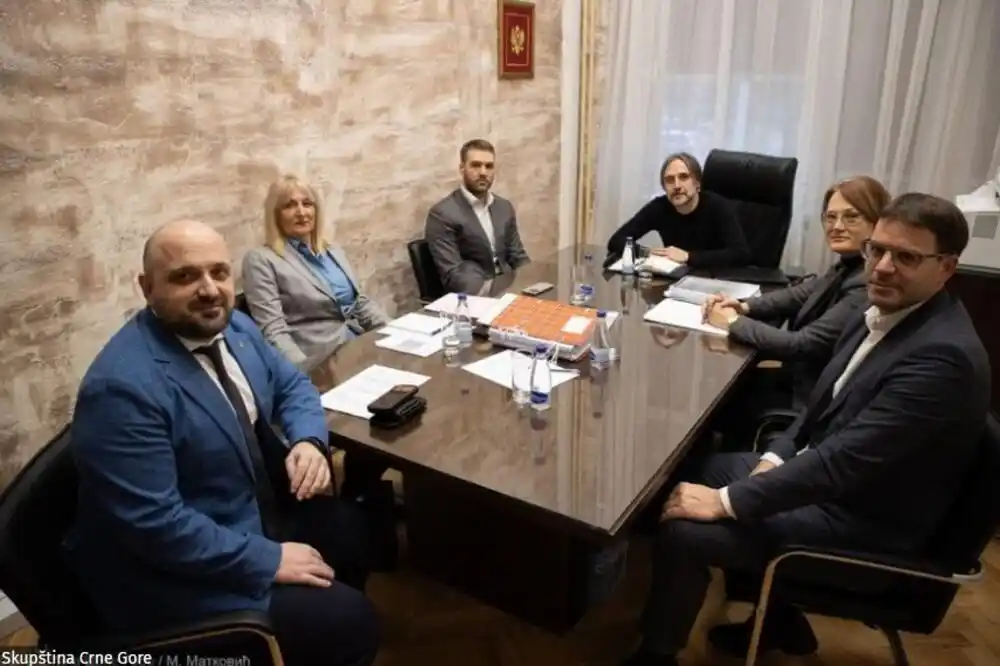 Komisija utvrdila listu: Osam kandidata ispunjava zakonske uslove za predsjednika i članove CIK-a