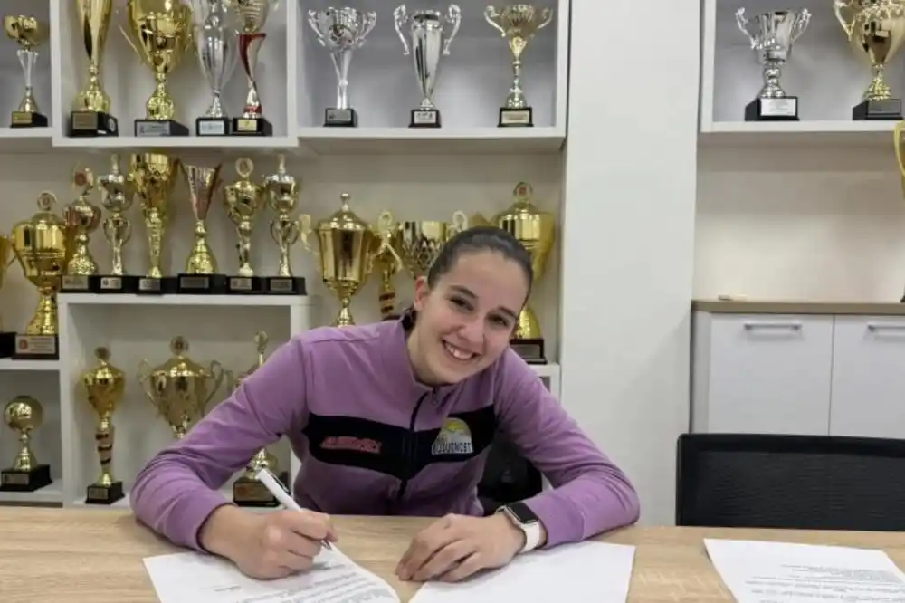 Mlada košarkašica Budućnosti potpisala prvi profesionalni ugovor