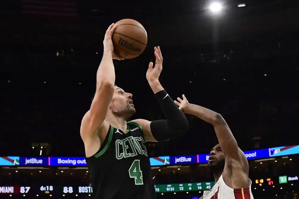 Odličan debi Vučevića i dabl-dabl učinak pred domaćim navijačima: Boston nadoknadio minus 21 i savladao Majami