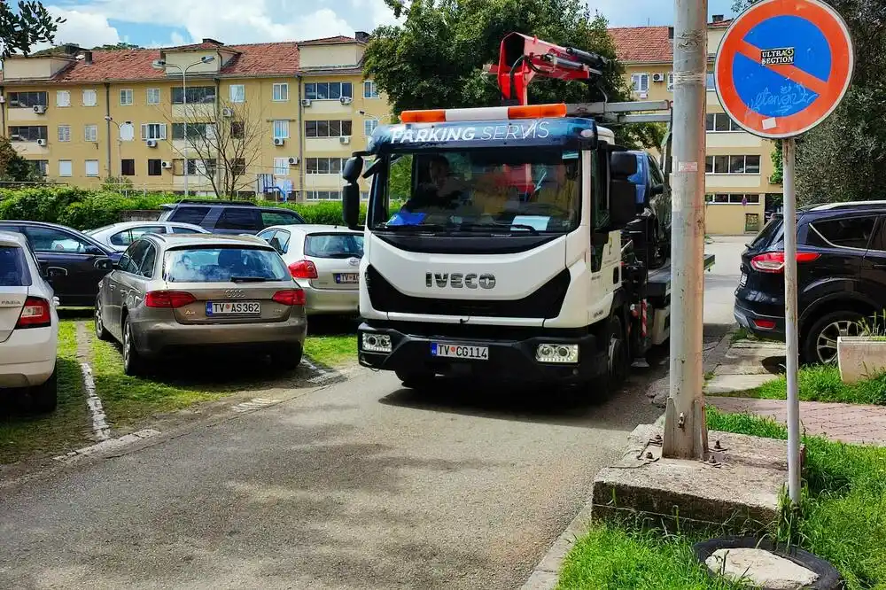 Parking servis u Tivtu još bez programa rada
