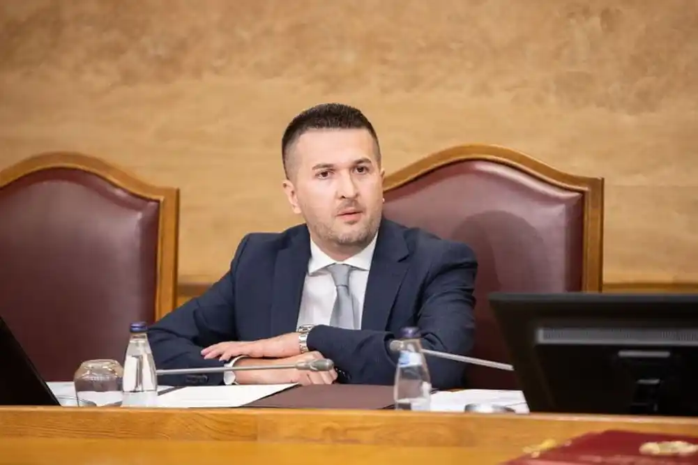 Pejović: Predsjednik države bi trebao bolje provjeriti zakone prije povratka u proceduru