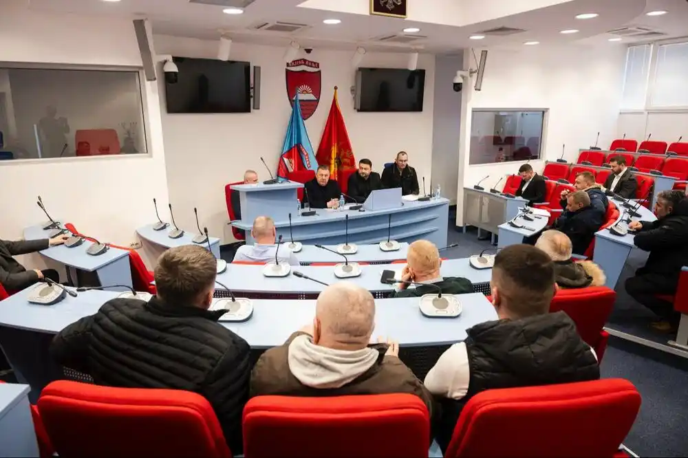 Razgovarali o proizvodnim kapacitetima bjelopoljskih poljoprivrednika i mogućnosti otkupa viška povrća