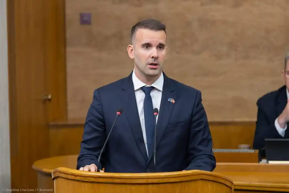 Spajićev kabinet o koncesijama za aerodrome: Povezivanje Vlade sa prvorangiranim ponuđačem nema nikakvog osnova