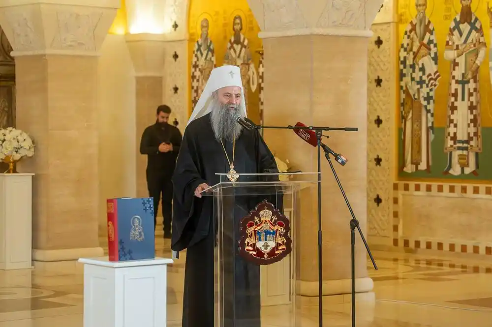 Teolog i sveštenik koji su kritikovali crkvenu vlast isključeni iz SPC