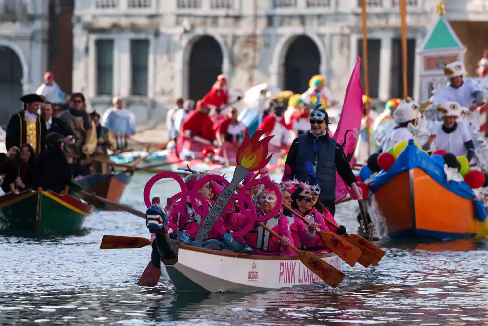 Venecijanski karneval pod maskama: Od pape do olimpijskih krugova i pacova