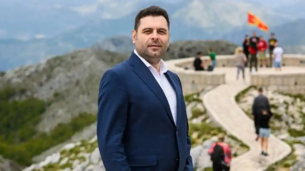 Vujović: Nelegalno isticanje trobojke na Žabljaku je atak na Ustav s potpisom PES-a i DCG