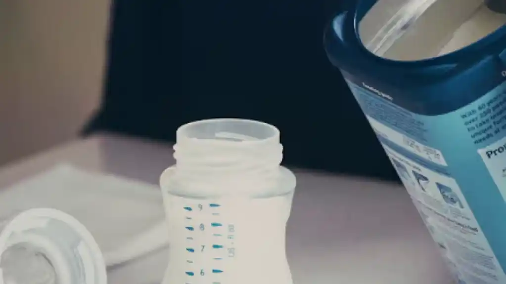 Zbog sumnje na toksin povučene formule za bebe