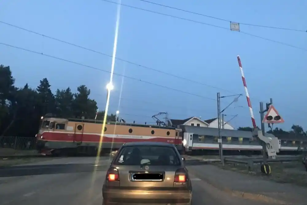 ŽICG stavila van funkcije rampu u Zagoriču: Vozovi će se zaustavljati prije prelaska