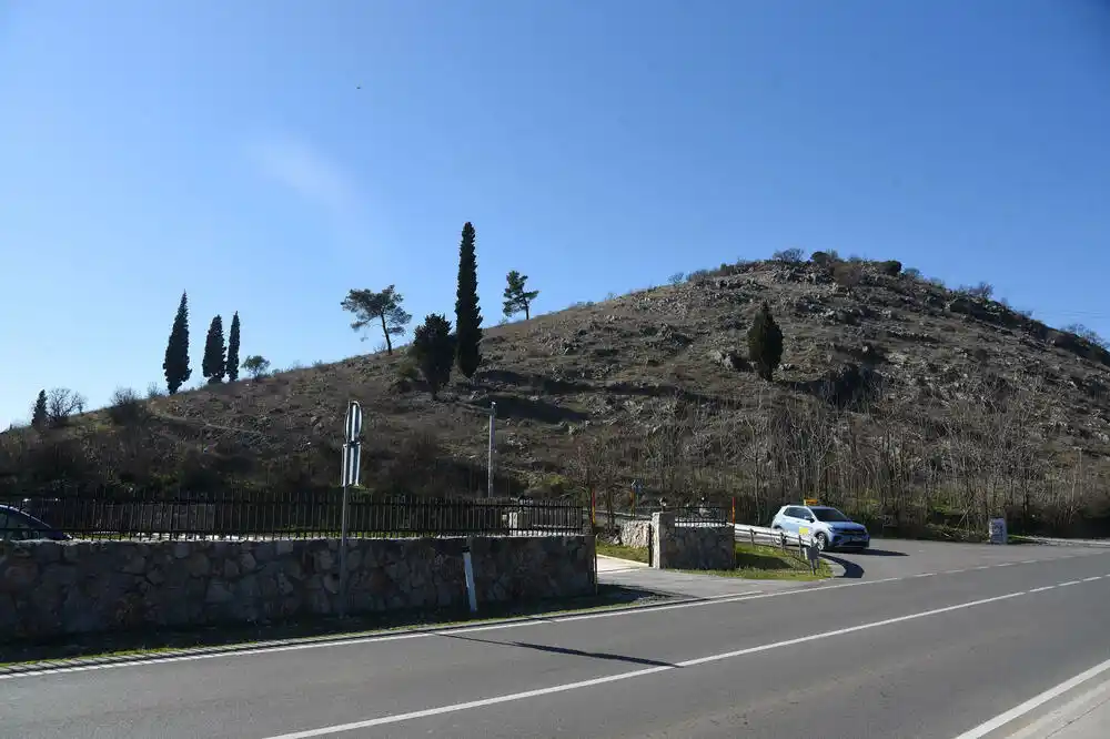 Bjelopoljci ravnaju bulevar Velje brdo