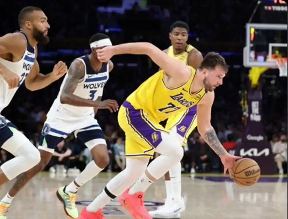 Dončić se poigravao sa Minesotom i oduševio Lebrona