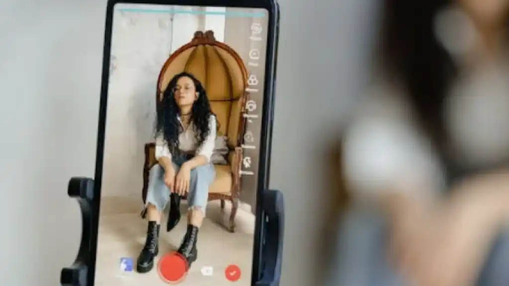 Dubai uveo nova pravila za influensere: Kazne idu do 230.000 eura