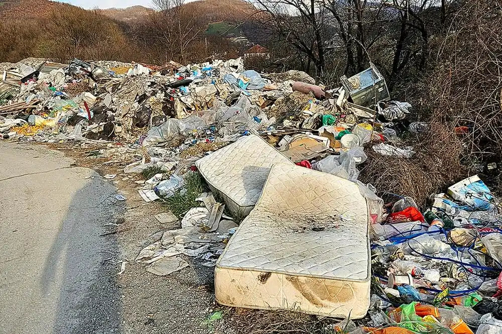 Euromost: Dok se Ćulafić šeta, Berane i Bijelo Polje zatprani smećem, podnijeli smo prijavu protiv kompanije „Unipred“