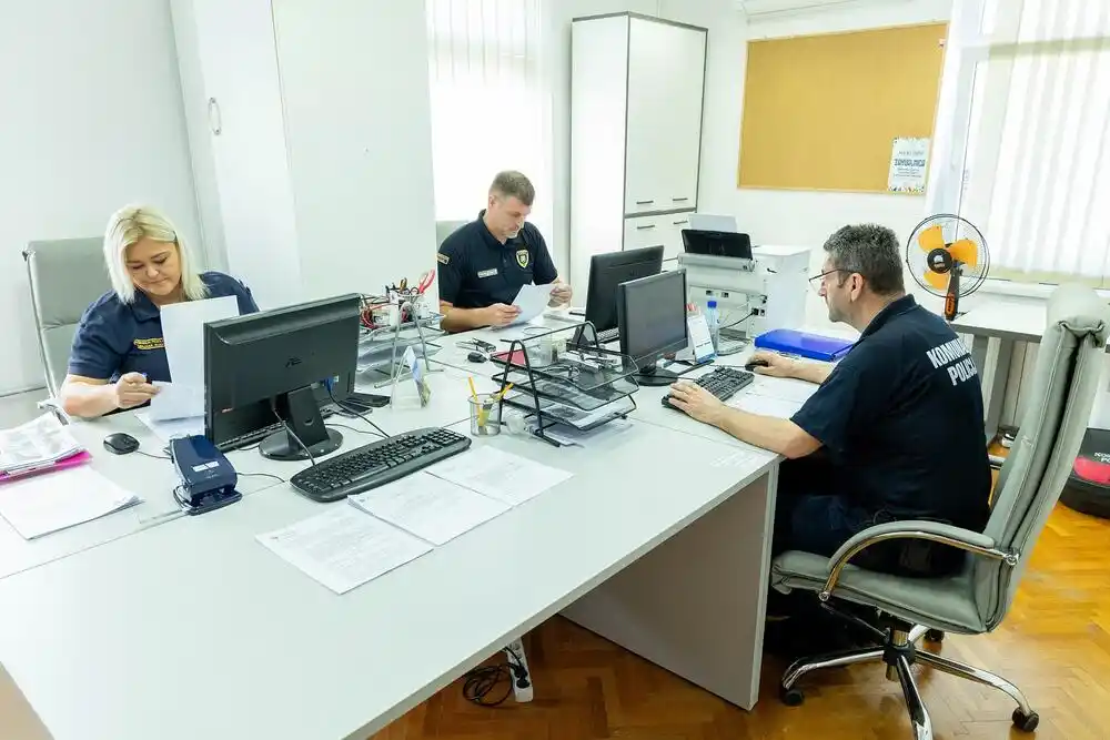 Kancelarije Komunalne policije i inspekcije Opštine Tivat preseljene u staru zgradu lokalne uprave