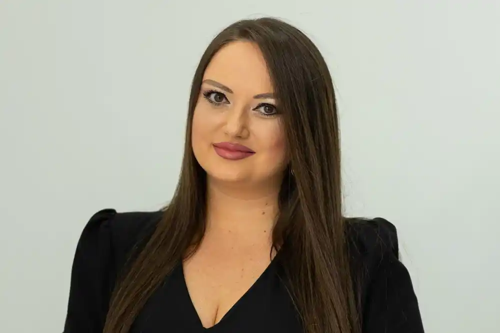 Minić osudila napad na Branku Marković: Moramo se oduprijeti svakom obliku tiranije i svemu što podriva temelje demokratije