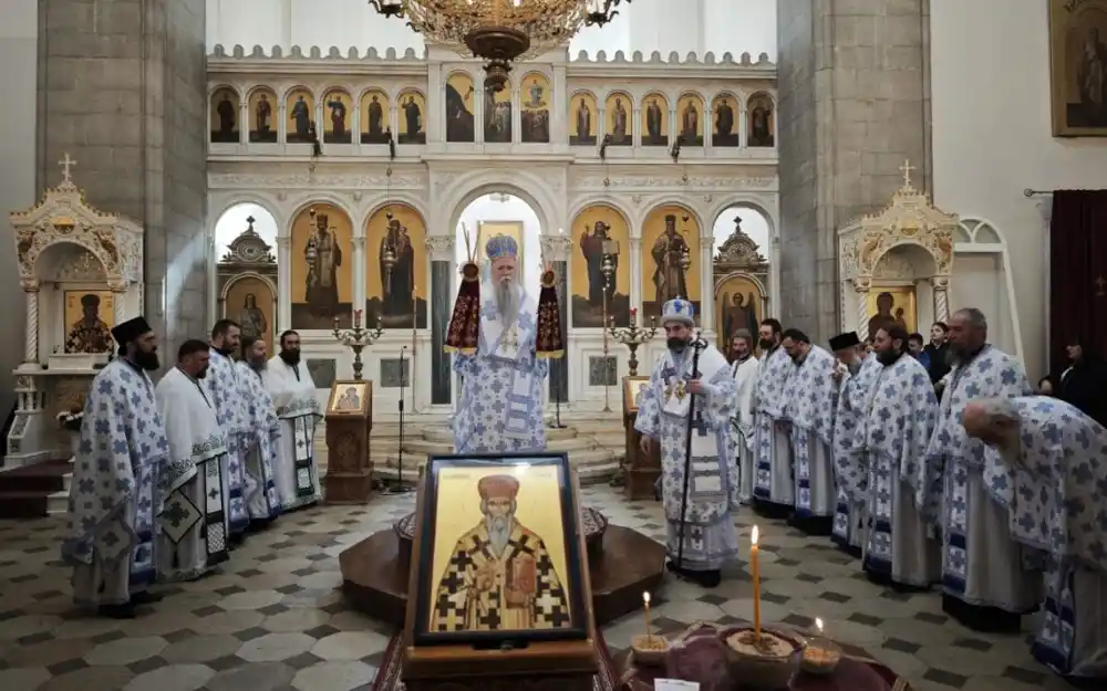 Mitropoliti Joanikije i Metodije služili pomen Mitropolitu Savi (Kosanoviću)