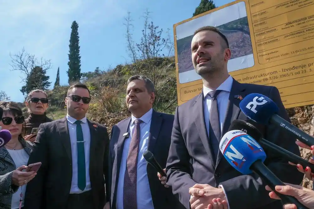 Počela gradnja „Veljeg brda“, a kasnije će elaborati i studije