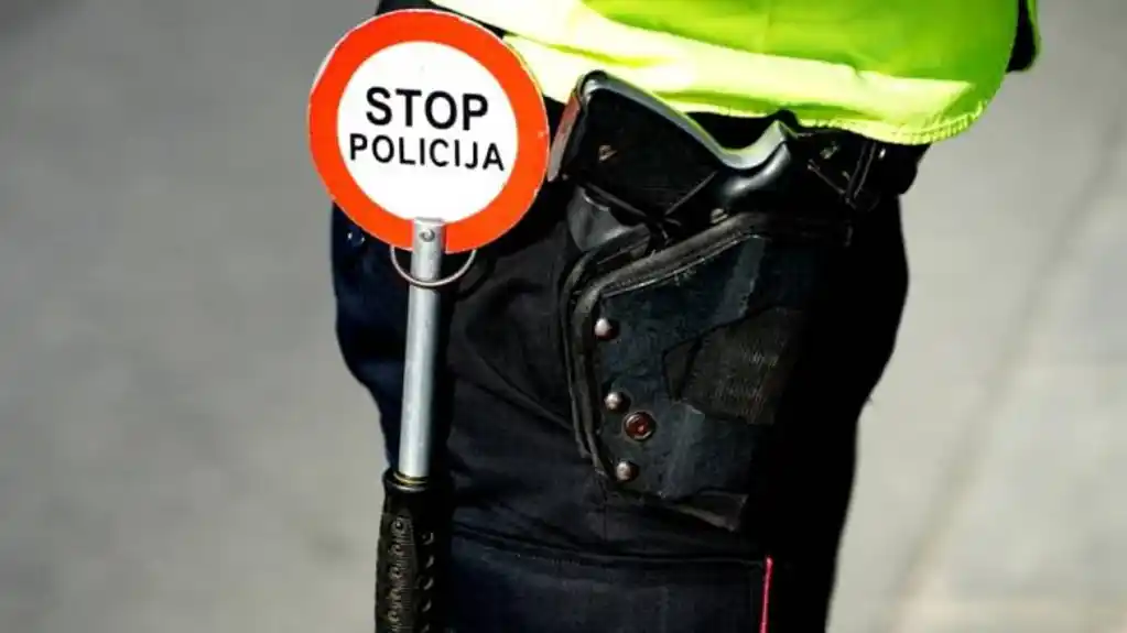 Racije u lokalima i kontrole vozača: Uhapšene četiri osobe, pronađena marihuana