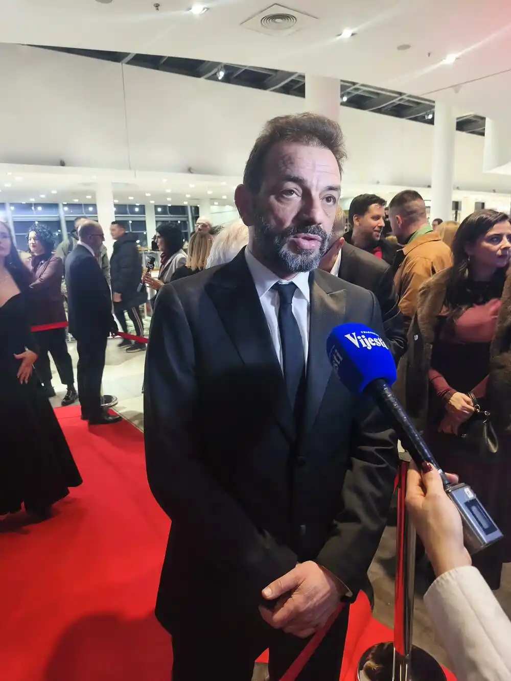 Rizvanoli: U vremenu rata i manipulacije, jesmo li izgubili čast?