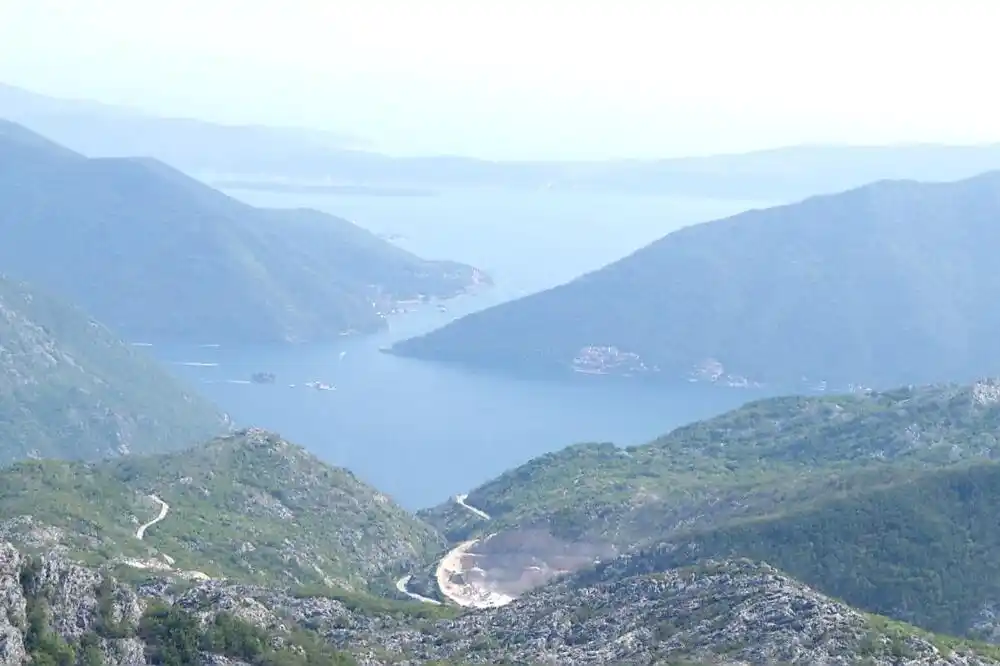 Agenciji sada kamenolom u Boki ne pravi štetu, uprkos negativnom stavu UNESCO-a i Uprave za zaštitu kulturnih dobara