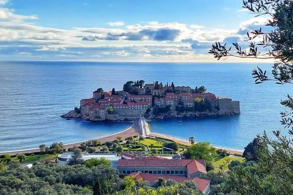 Aman i Adriatic Properties: Spremni da Svetom Stefanu vratimo puni sjaj, biće otvoren za ljetnju sezonu