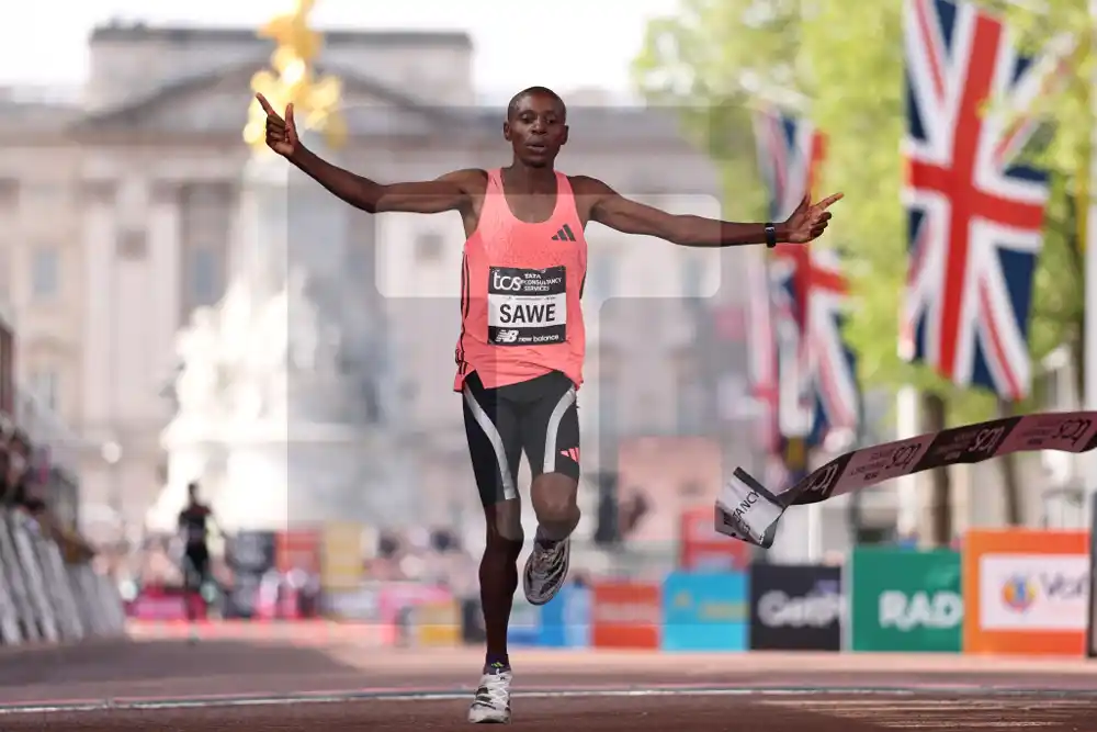 Atletičar iz Kenije Sebastijan Save postavio u Londonu novi svjetski rekord u maratonu