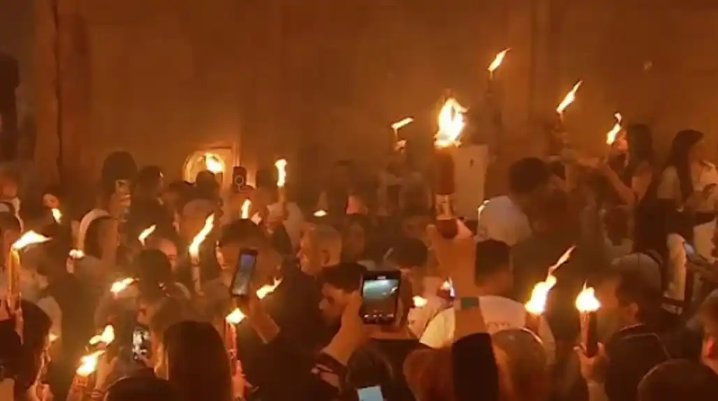 Blagodatni oganj sa Hristovog groba i ove godine u hramu Svetog Save u Beogradu